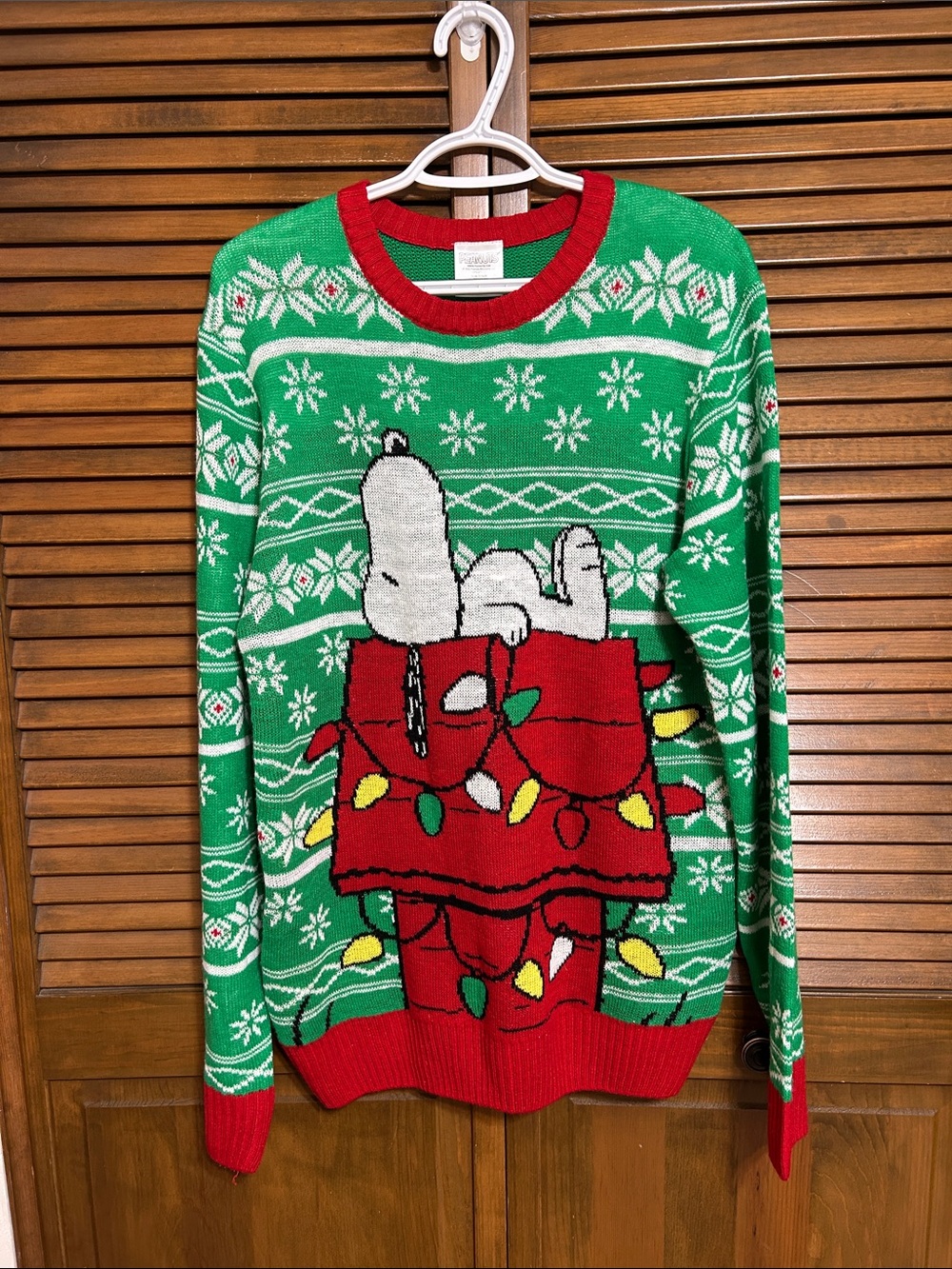 Peanuts Green Snoopy Holiday Sweater with Red Trim Size M (38-40) Mens/Womens